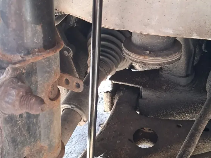 Componente de suspensión instalado durante el servicio.